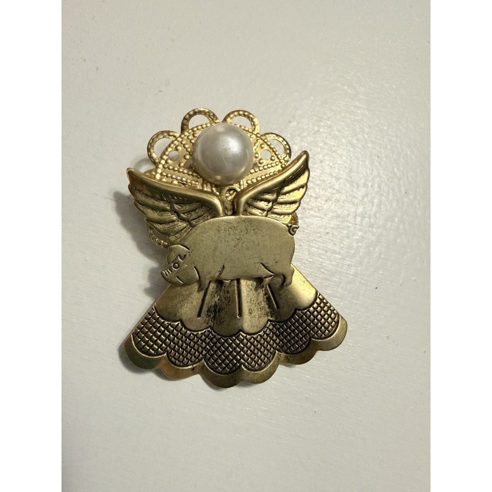 VTG Pigs Go To Heaven Flying Winged Pig Angel Brooch Gold Tone Whimsical Pin